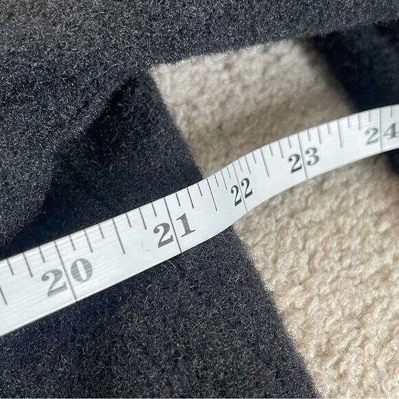 ALL : ROW Black Fuzzy Bucket Front Long Sleeve Jacket Cardigan Size M/L - Picture 5 of 6